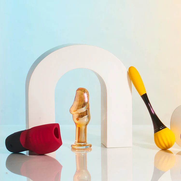 Gender X Body Kisses Vibrating Suction Massager