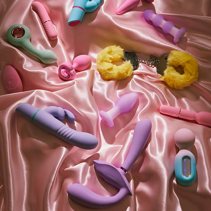 b-Vibe Vibrating Heart Plug