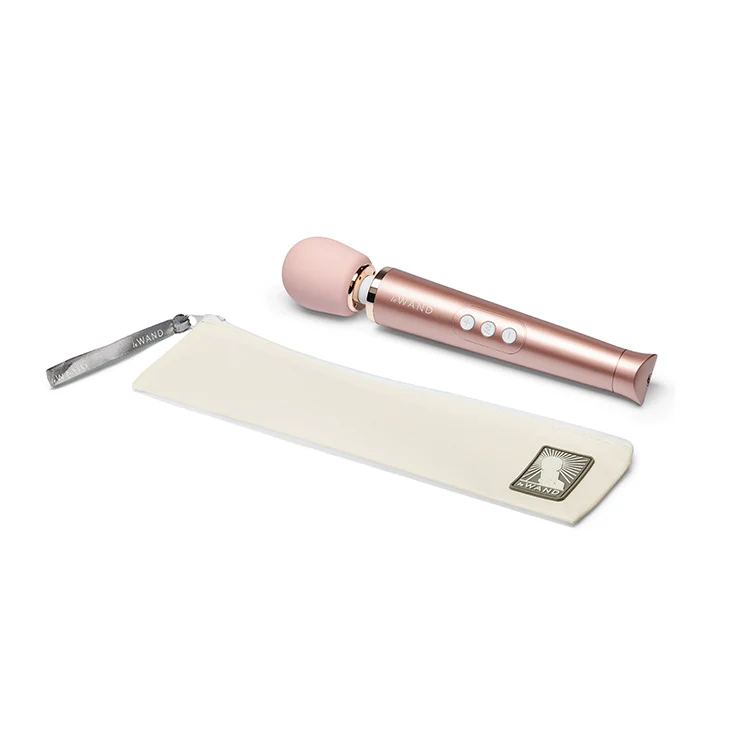 3433-le-wand-petite-rechargeable-massager-13.webp Le Wand Petite Rechargeable Massager