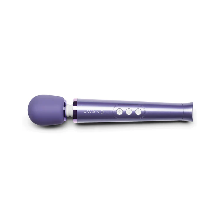 3433-le-wand-petite-rechargeable-massager-2.webp Le Wand Petite Rechargeable Massager