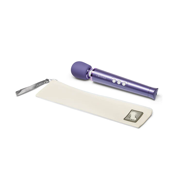 3433-le-wand-petite-rechargeable-massager-5.webp Le Wand Petite Rechargeable Massager