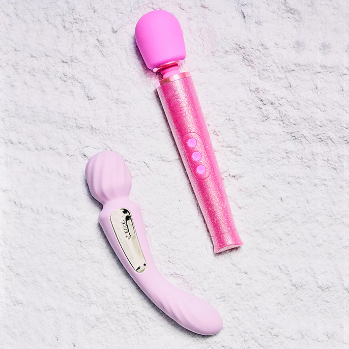 4629-lelo-switch-double-sided-wand-vibrator-2.webp LELO Switch Double-Sided Wand Vibrator