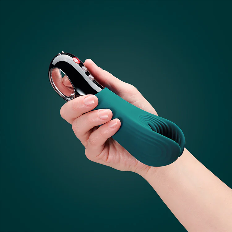 4667-fun-factory-manta-vibrating-stroker-3.webp Fun Factory Manta Vibrating Stroker
